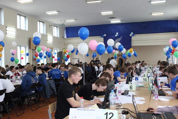 Студенты ФАИС приняли участие в XX командных соревнованиях Чемпионата мира по программированию