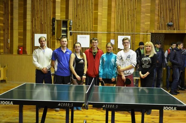 Студенты ФАИС в составе сборной университета победили на соревнованиях по настольному теннису